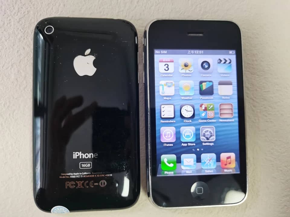Apple iPhone 3GS Cell Phones Black 32GB Locked New