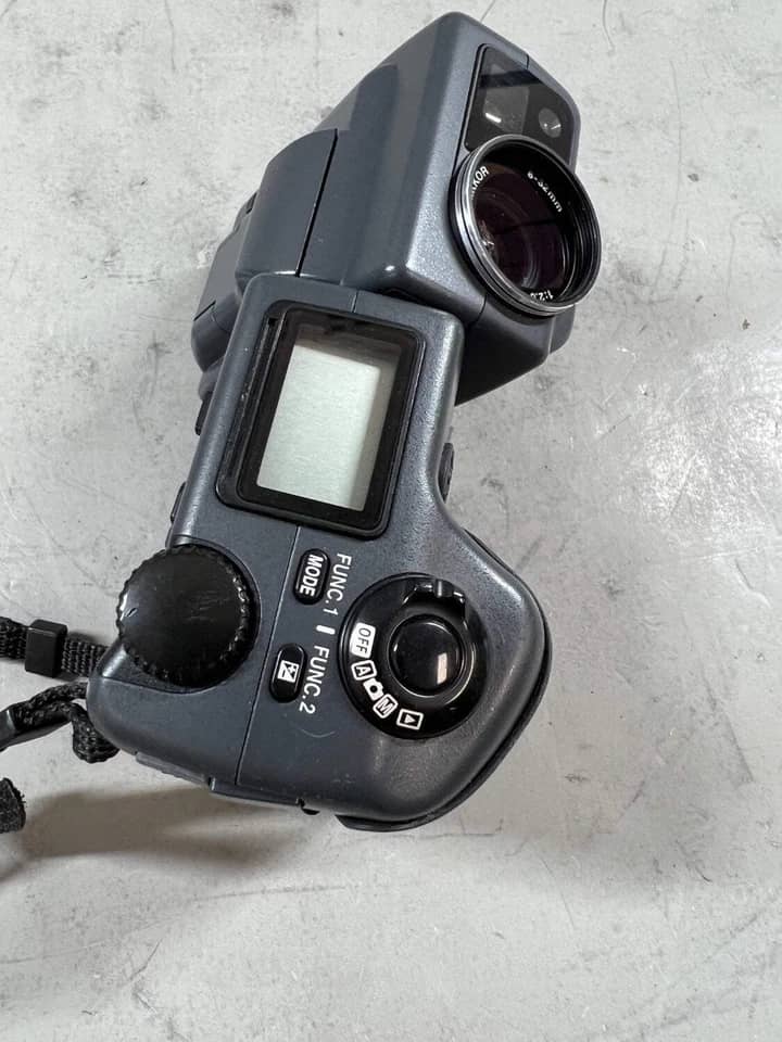 Nikon COOLPIX 995 Digital Cameras Black New