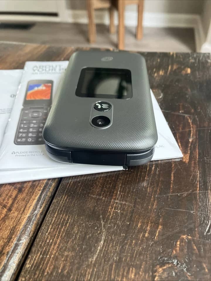 TCL FLip 2 Cell Phones Black 16GB Tracfone New