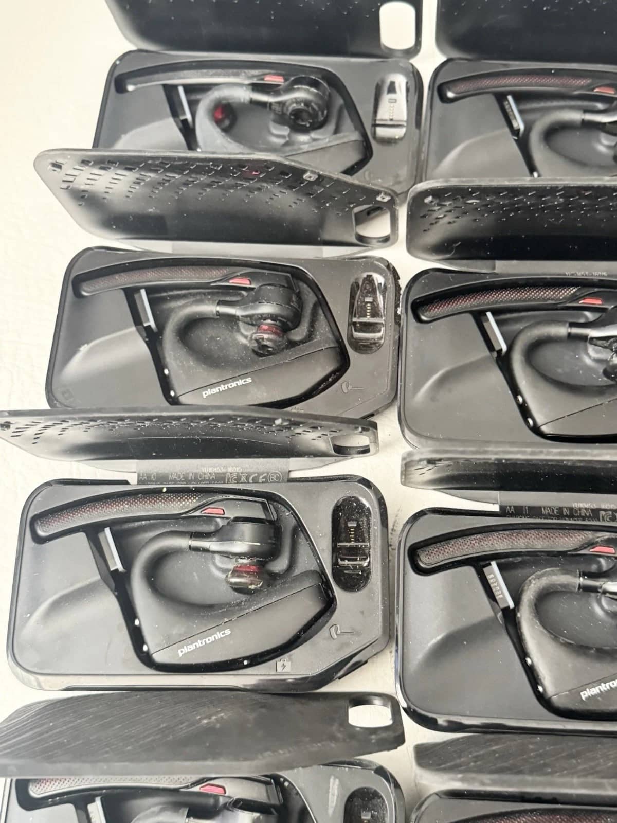 Plantronics Voyager 5200 Headphones & Earbuds Black New