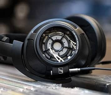 Sennheiser HD 820 Headphones & Earbuds Black New