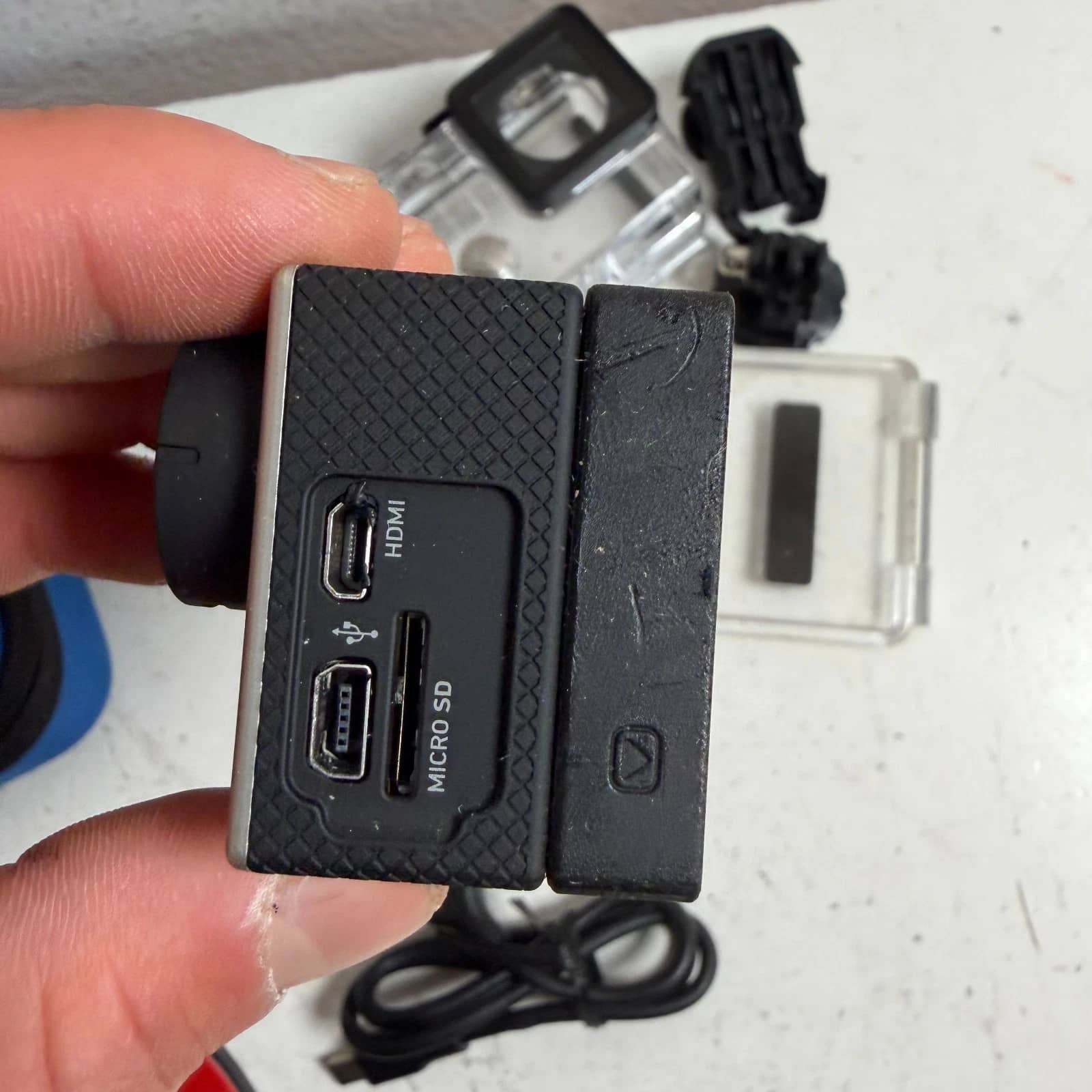 GoPro HERO 3 Digital Cameras White Used - Good