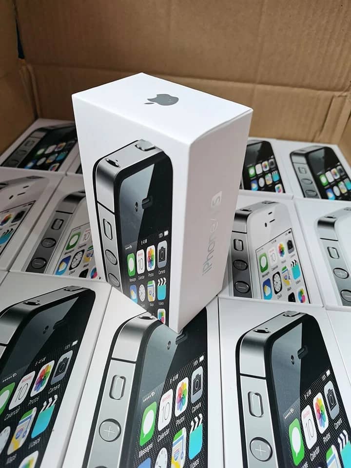 Apple iPhone 4 Cell Phones Black 16GB Unlocked New