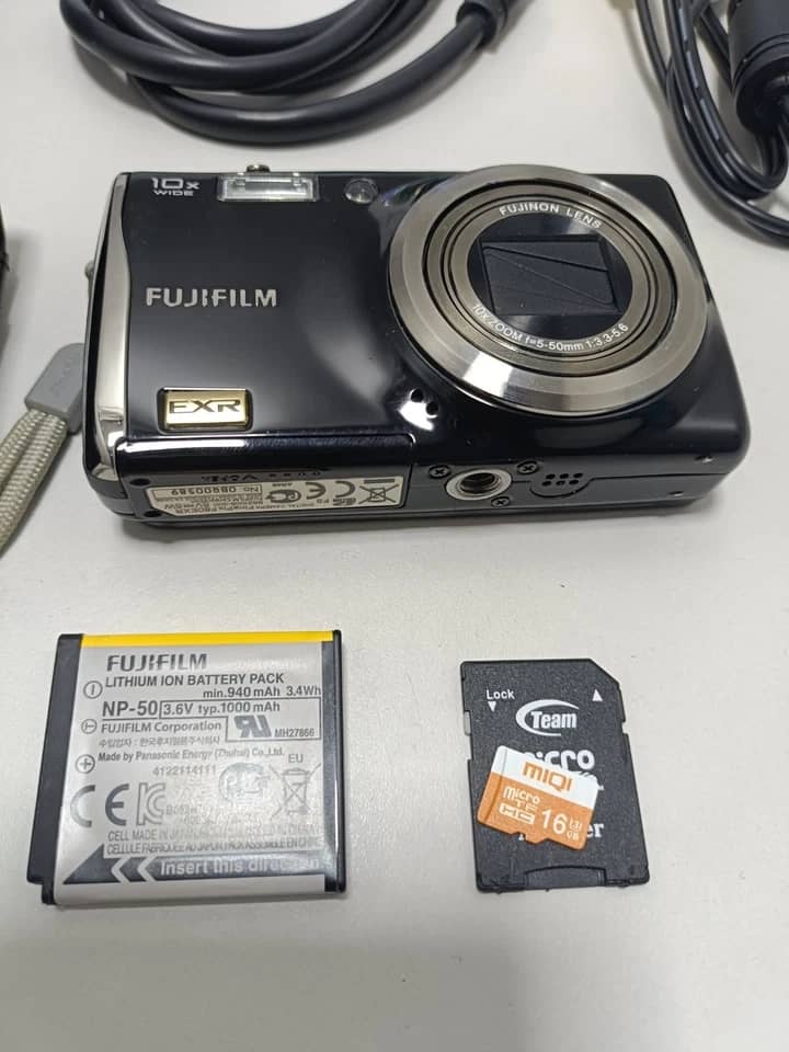 Fujifilm f80exr Digital Cameras Black New