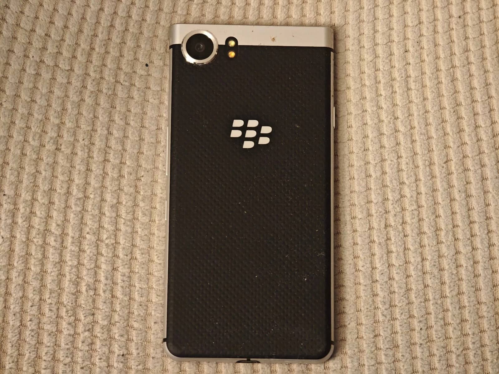 BlackBerry KEYone Cell Phones Silver 32GB Unlocked New