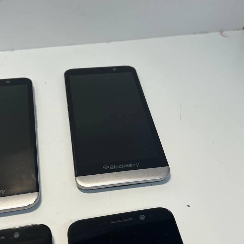 BlackBerry Z30 Cell Phones 16GB Unlocked New