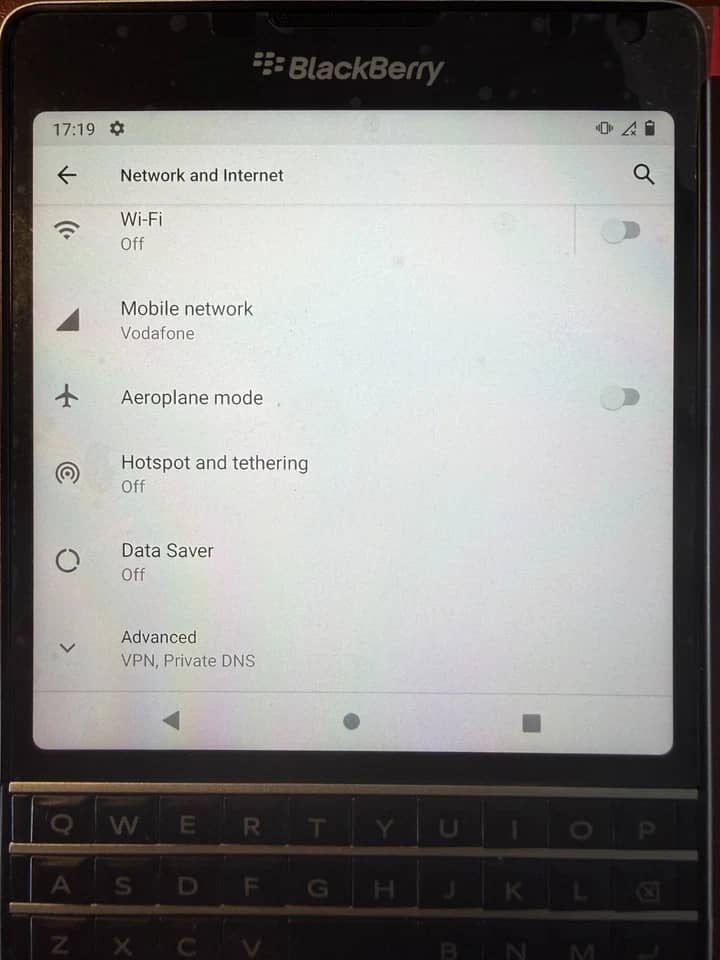 BlackBerry Passport Cell Phones White 32GB Unlocked New