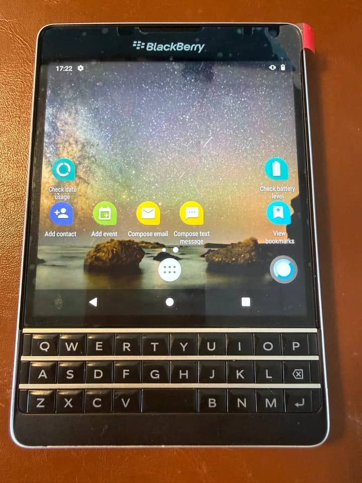BlackBerry Passport Cell Phones White 32GB Unlocked New