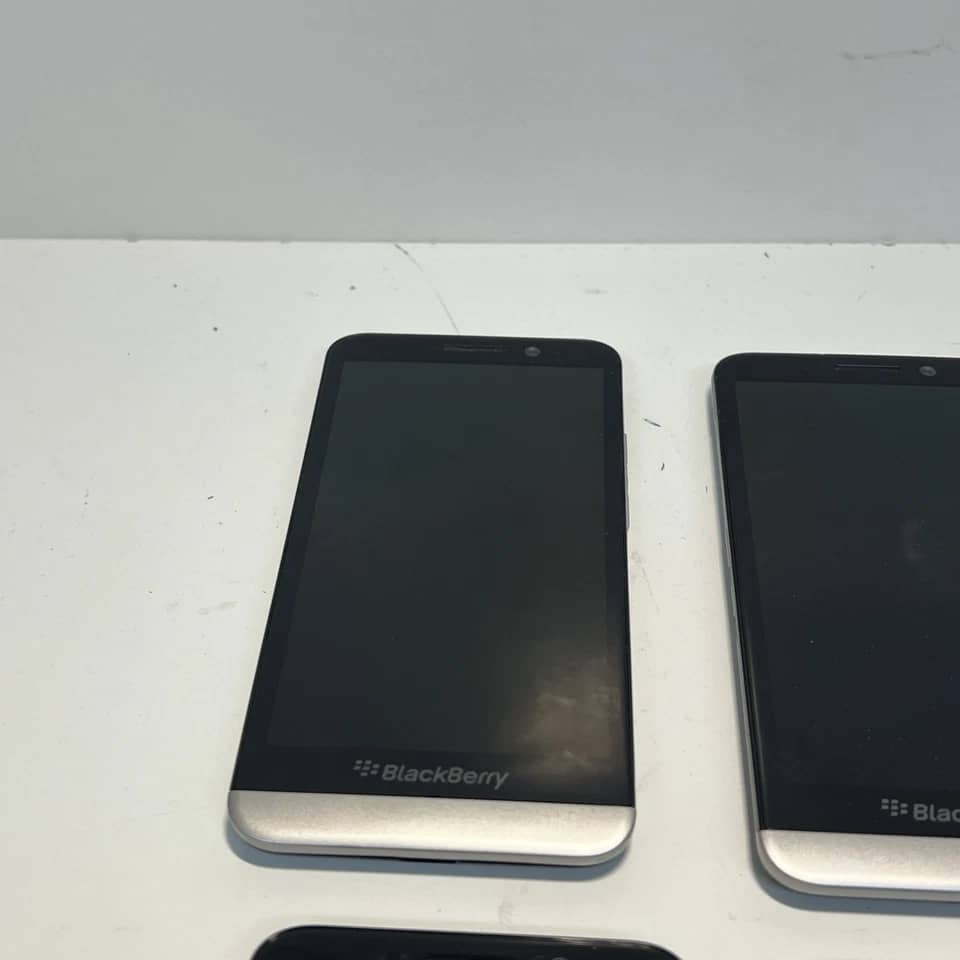 BlackBerry Z30 Cell Phones 16GB Unlocked New