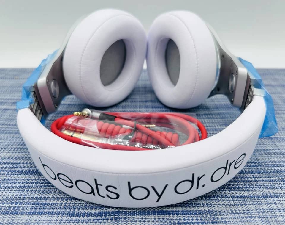 Beats by Dr. Dre Pro Headphones & Earbuds Black New