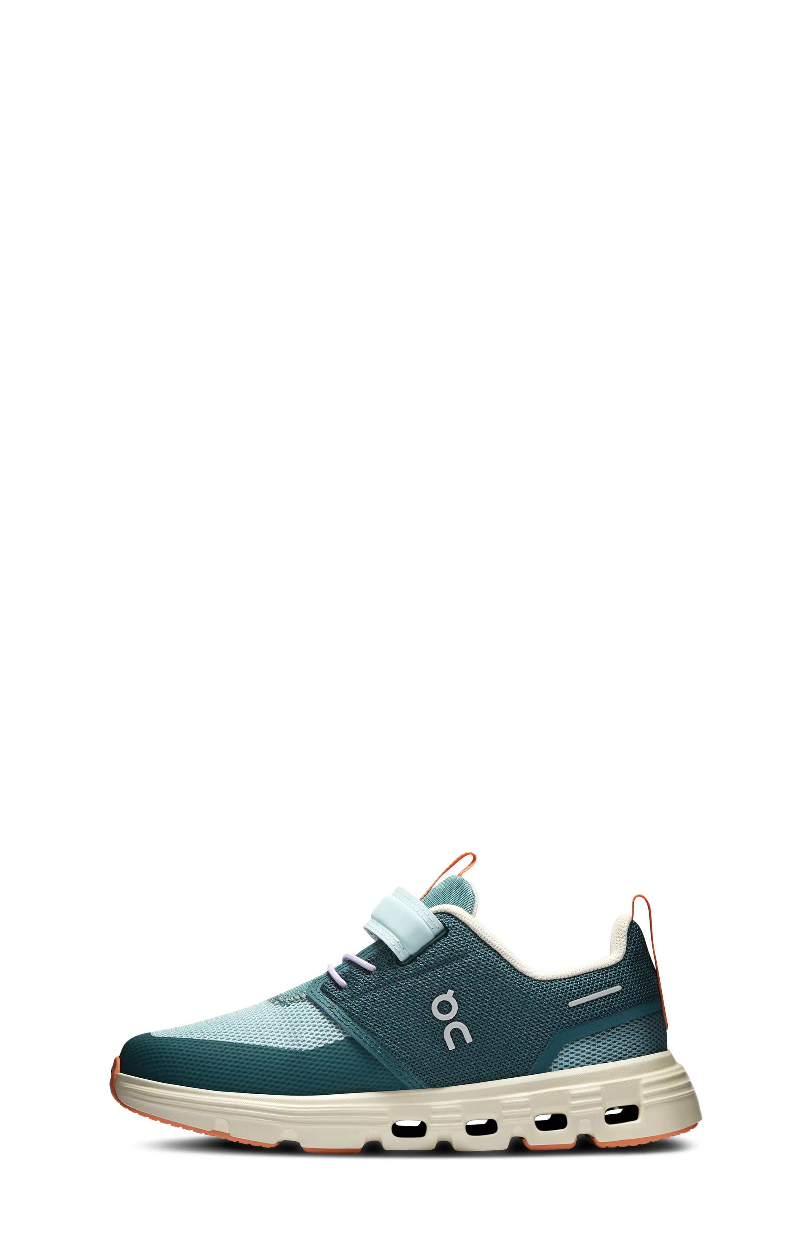 On Cloud Play 2 Sneaker Black/White 1 New