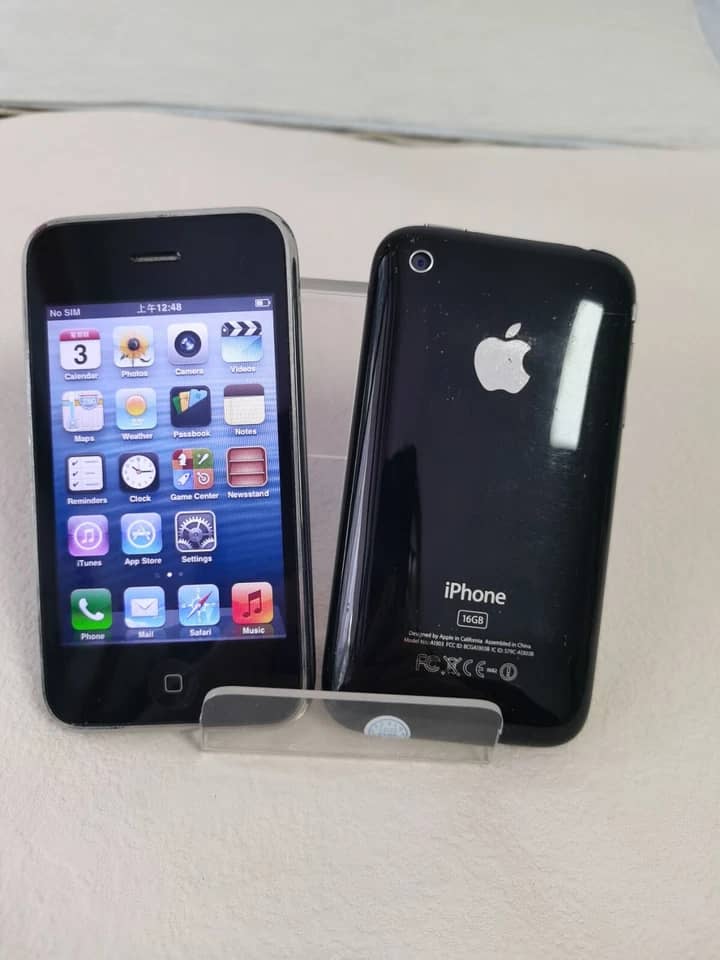 Apple iPhone 3GS Cell Phones Black 32GB Locked New