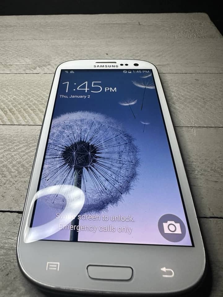 Samsung Galaxy S III Cell Phones White 16GB Unlocked New