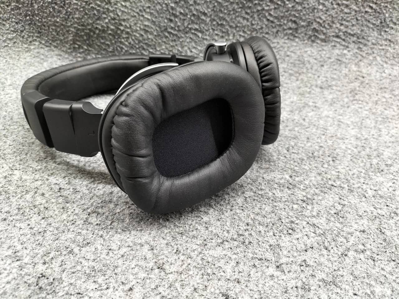 Yamaha HPH-MT8 Headphones & Earbuds Black New