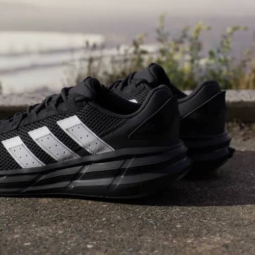 Adidas Astrastar Sneaker Black Full Size Run New