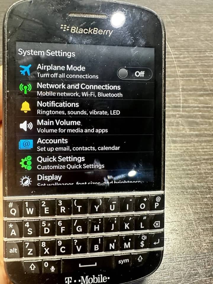 BlackBerry Q10 Cell Phones 16GB Unlocked New