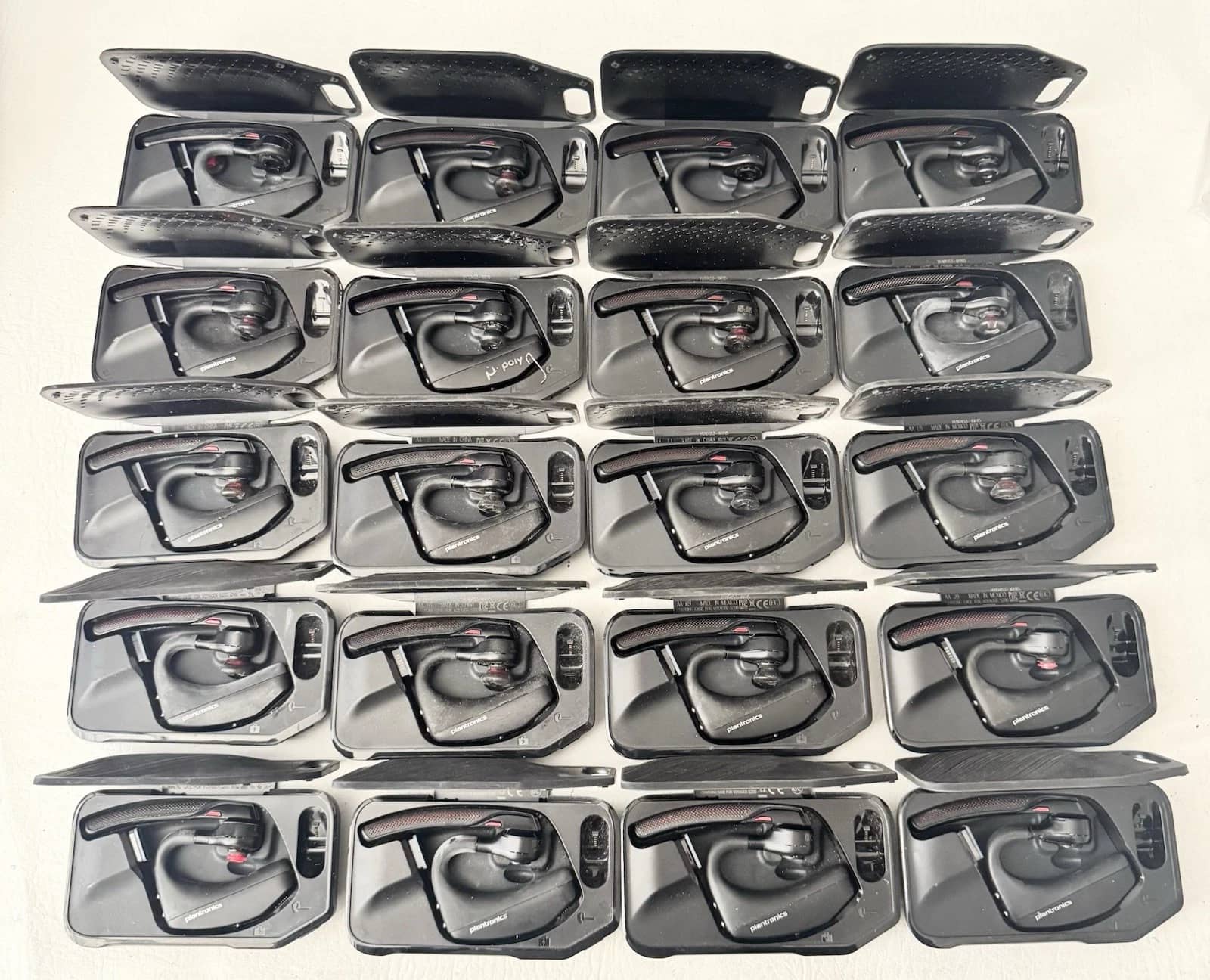 Plantronics Voyager 5200 Headphones & Earbuds Black New