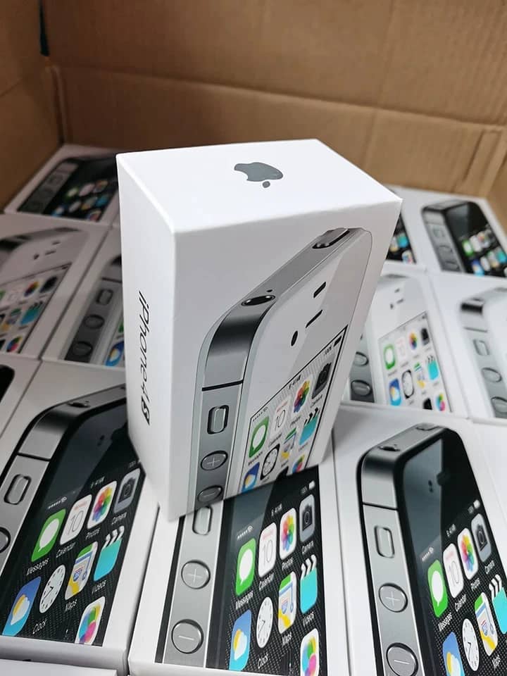 Apple iPhone 4 Cell Phones Black 16GB Unlocked New