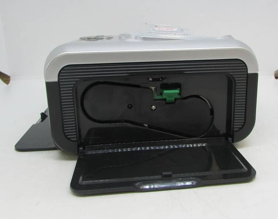 Kodak c530 Digital Cameras Silver New