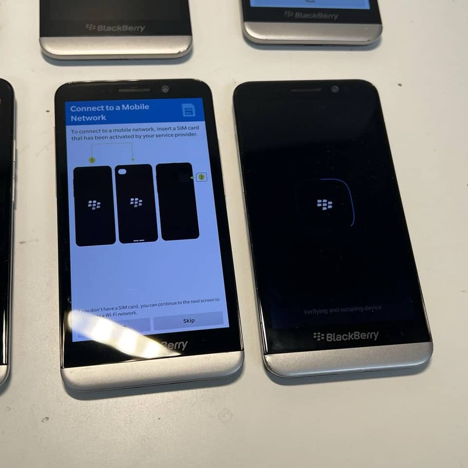 BlackBerry Z30 Cell Phones 16GB Unlocked New