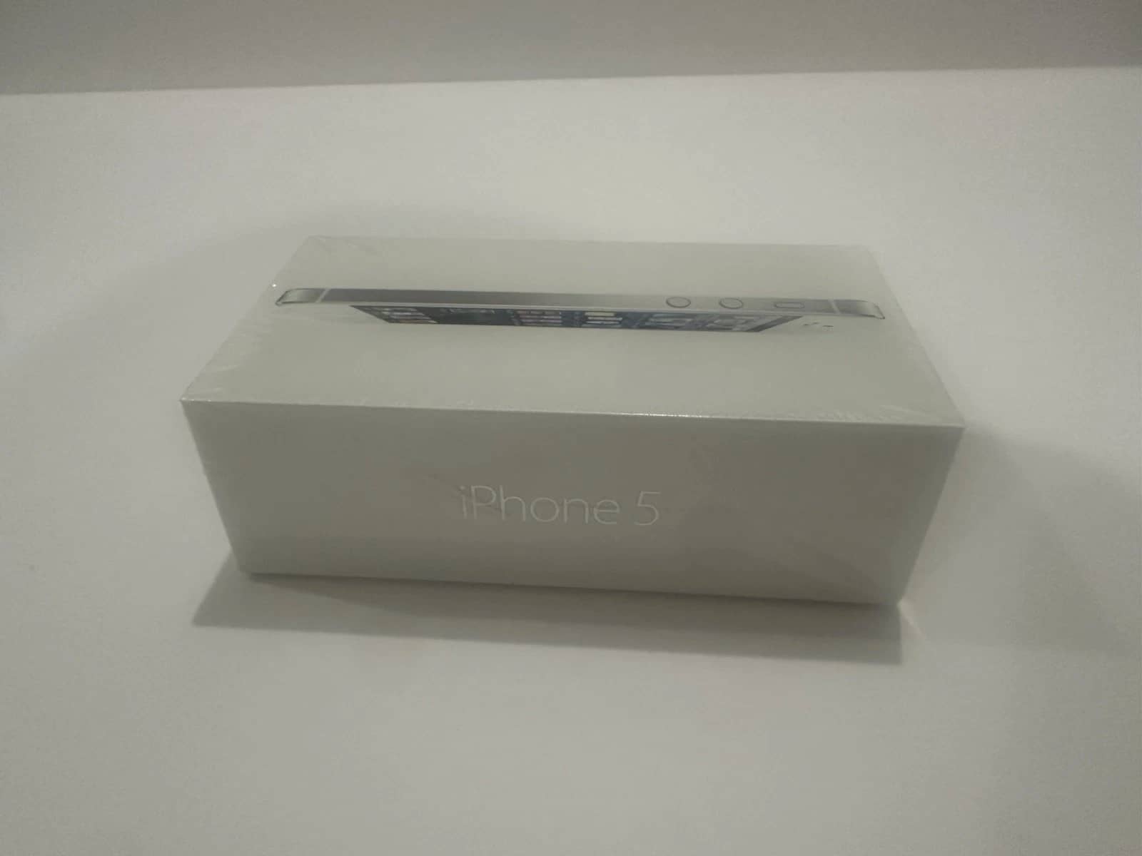 Apple iPhone 5 Cell Phones Silver 16GB Unlocked New