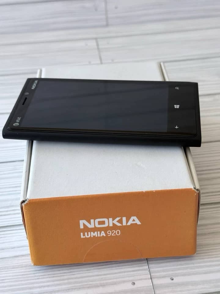 Nokia Lumia 920 Cell Phones Black 32GB Unlocked New