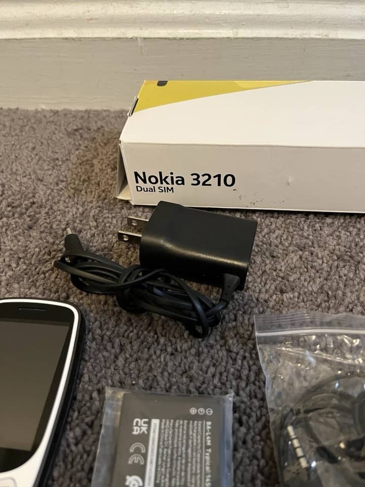 Nokia 3210 Cell Phones Gray Not specified Unlocked Open Box