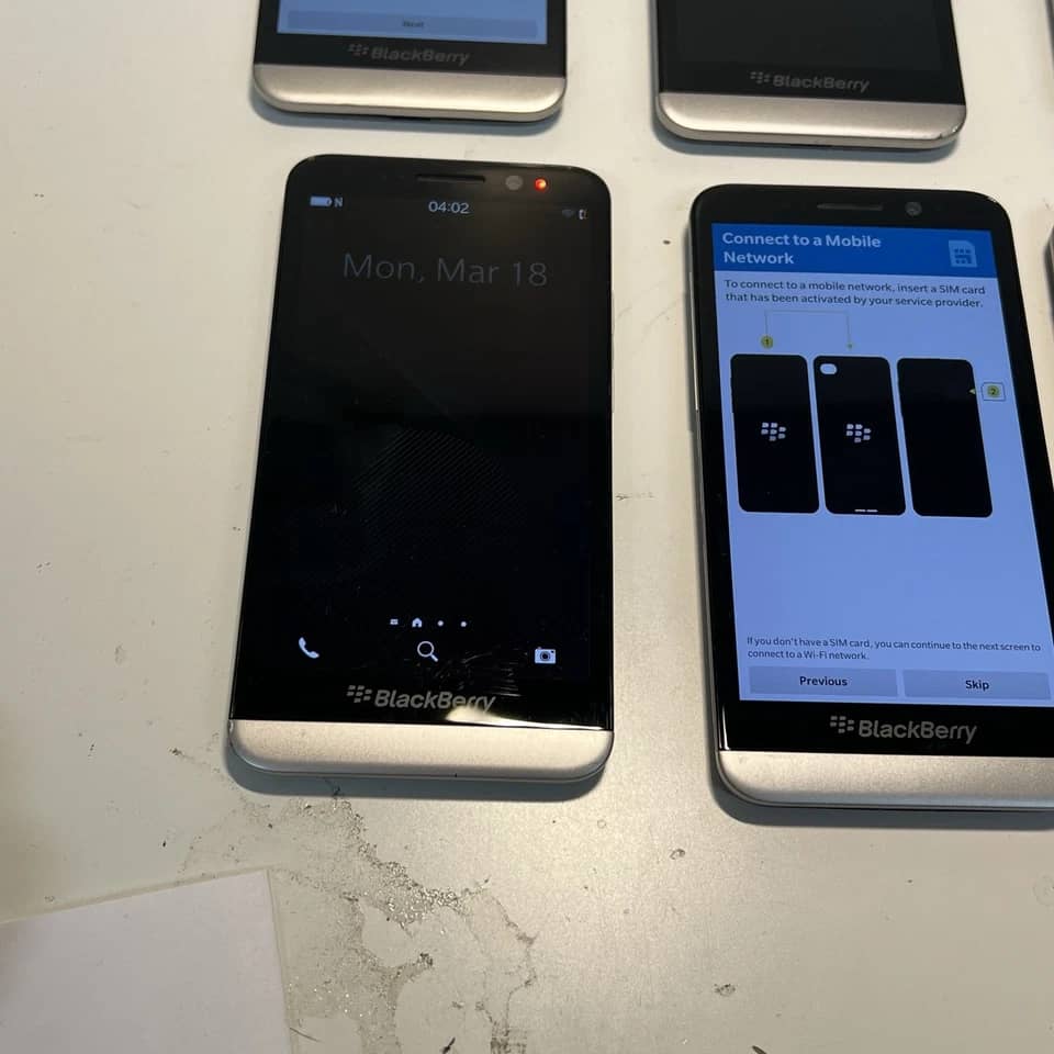 BlackBerry Z30 Cell Phones 16GB Unlocked New