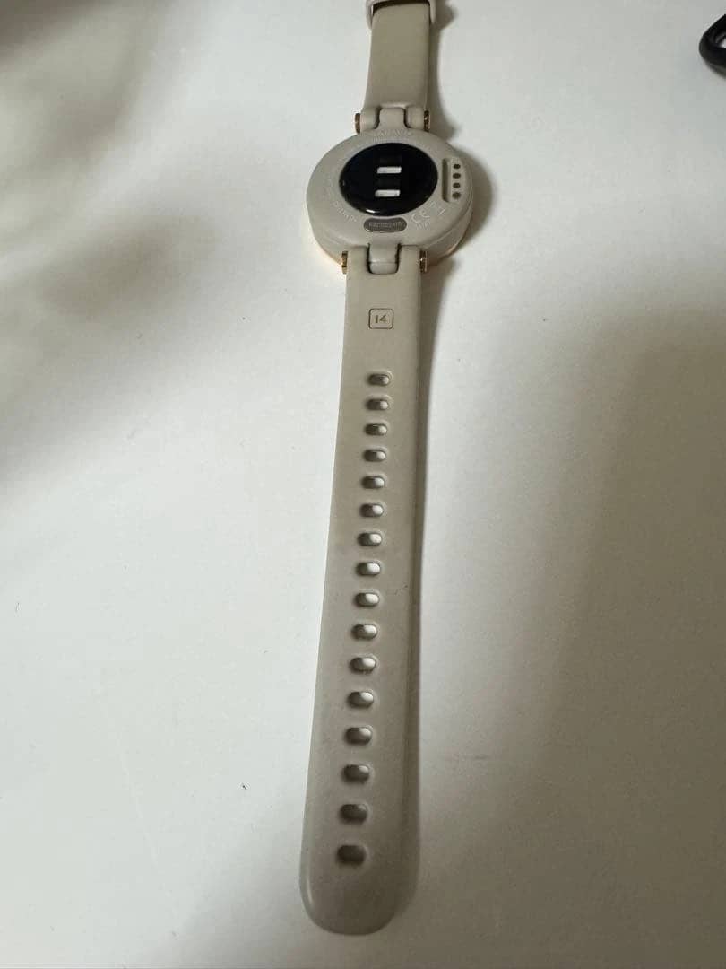 Garmin Lily Sport Smartwatches Beige 34mm Used - Good