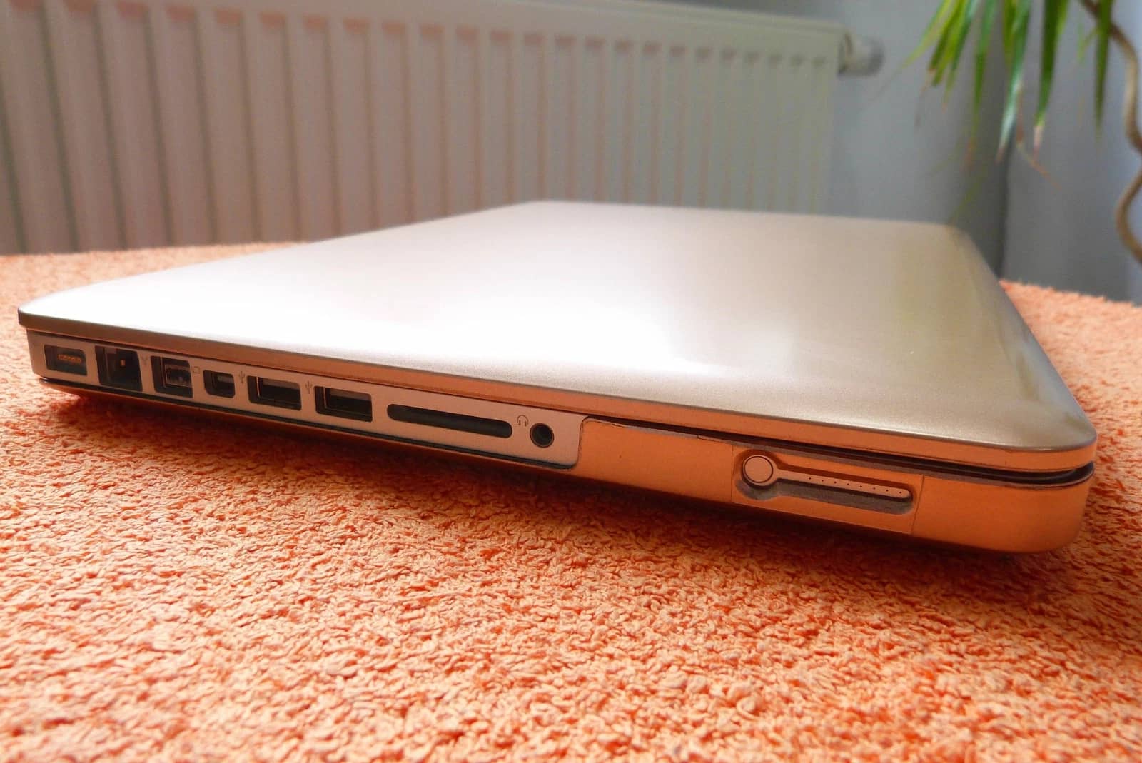 Apple MacBook Pro (2009) Computers 120GB 8GB Used - Good