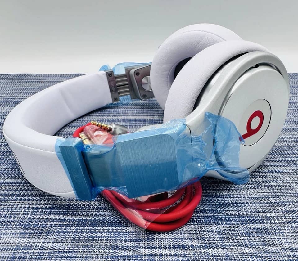 Beats by Dr. Dre Pro Headphones & Earbuds Black New