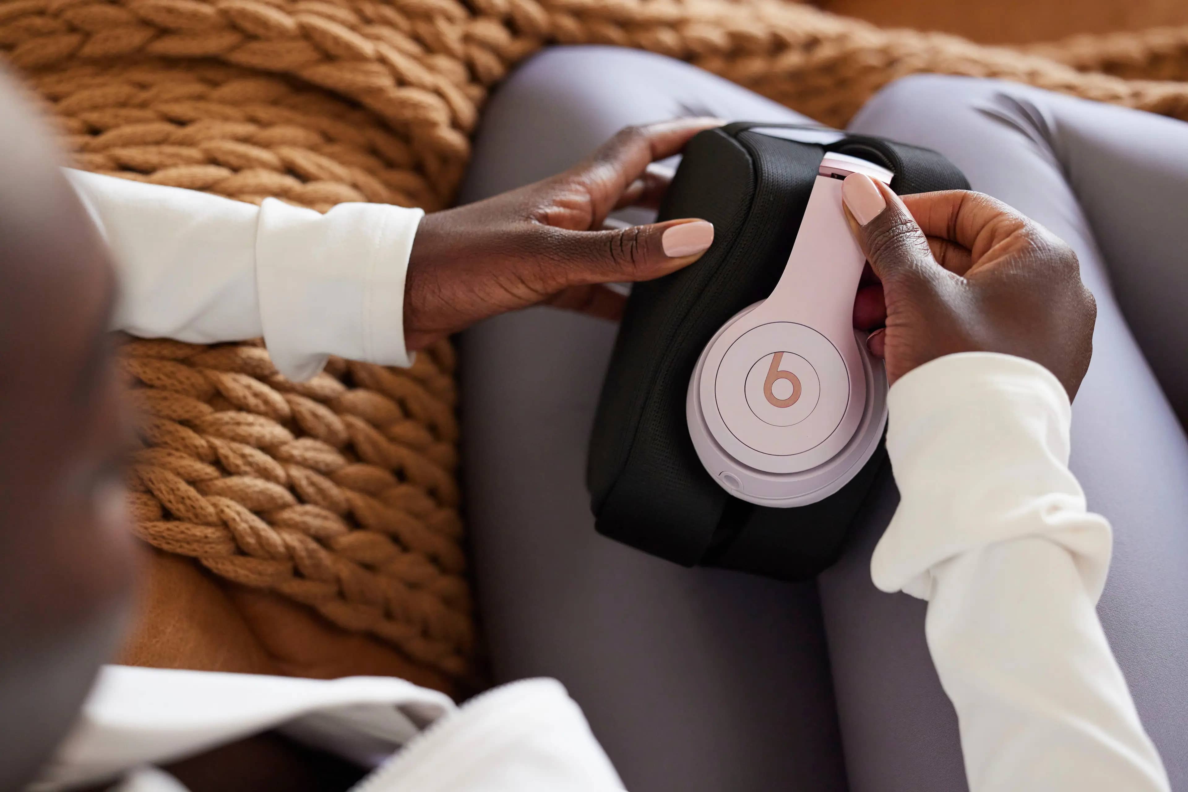 Beats Solo 4 On-Ear Headphones & Earbuds Pink New