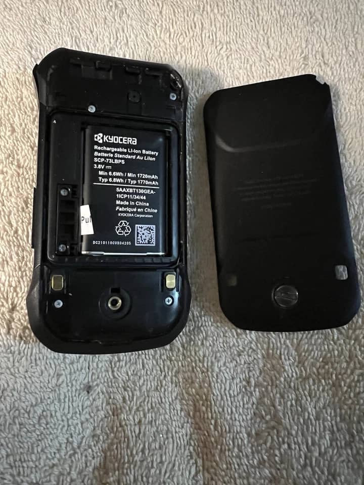 Kyocera DuraXV Extreme Cell Phones Black 16GB Verizon Used - Like New