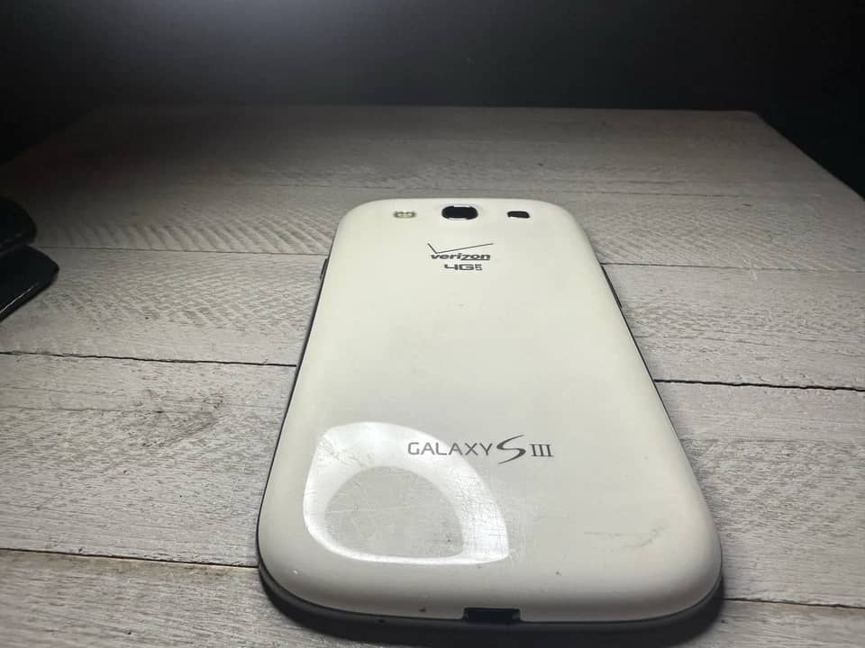 Samsung Galaxy S III Cell Phones White 16GB Unlocked New