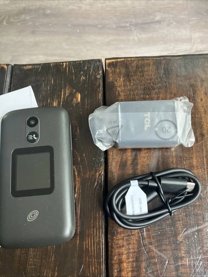 TCL FLip 2 Cell Phones Black 16GB Tracfone New