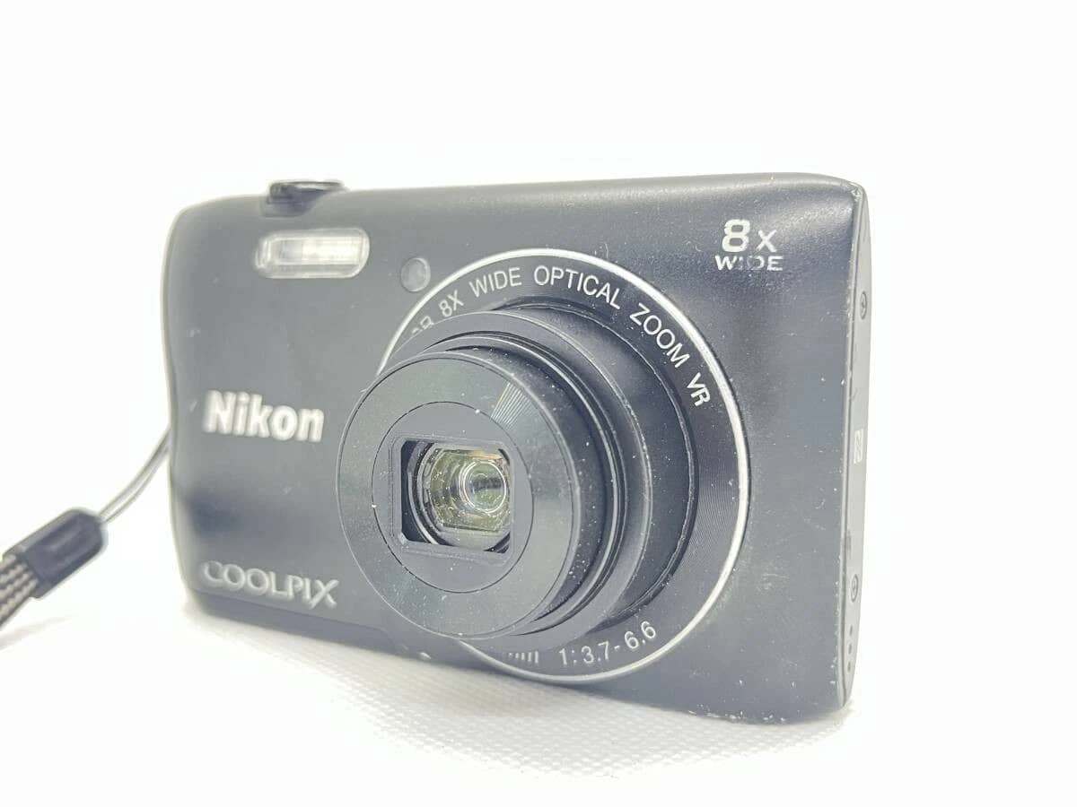 Nikon COOLPIX A300 Digital Cameras Silver Body Only Refurbished - Excellent