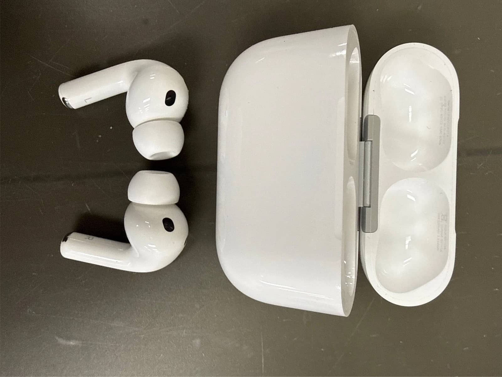 Apple Airpods Pro 3 Headphones & Earbuds White New
