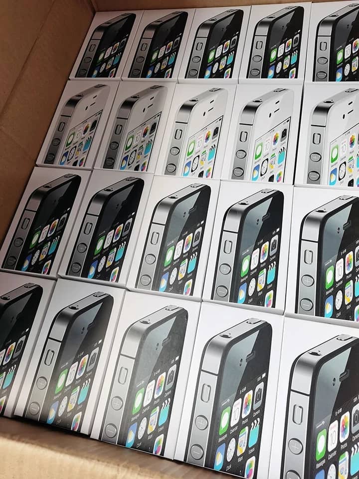 Apple iPhone 4 Cell Phones Black 16GB Unlocked New
