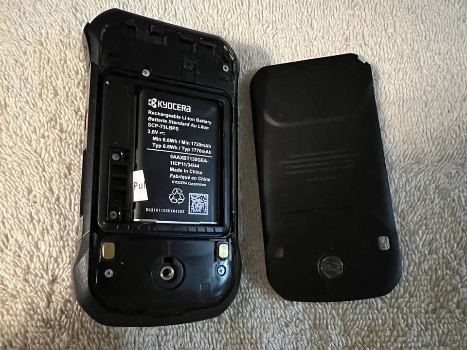 Kyocera DuraXV Extreme Cell Phones Black 16GB Verizon Used - Like New