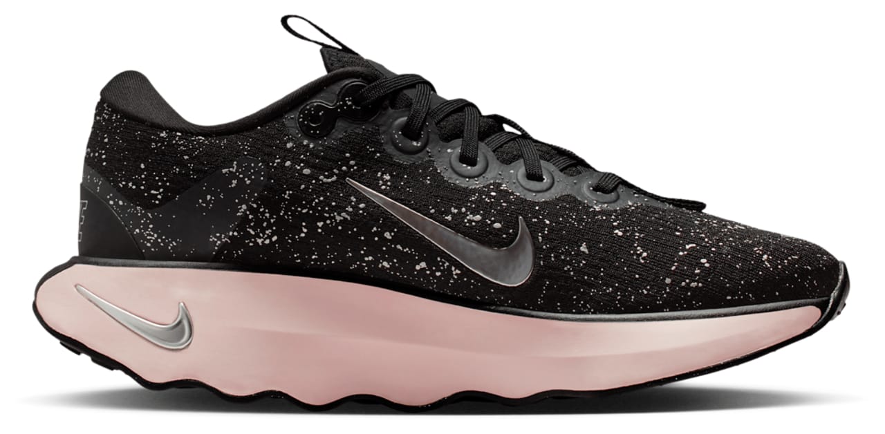 Nike Motiva SE Sneaker Black 5.5 New