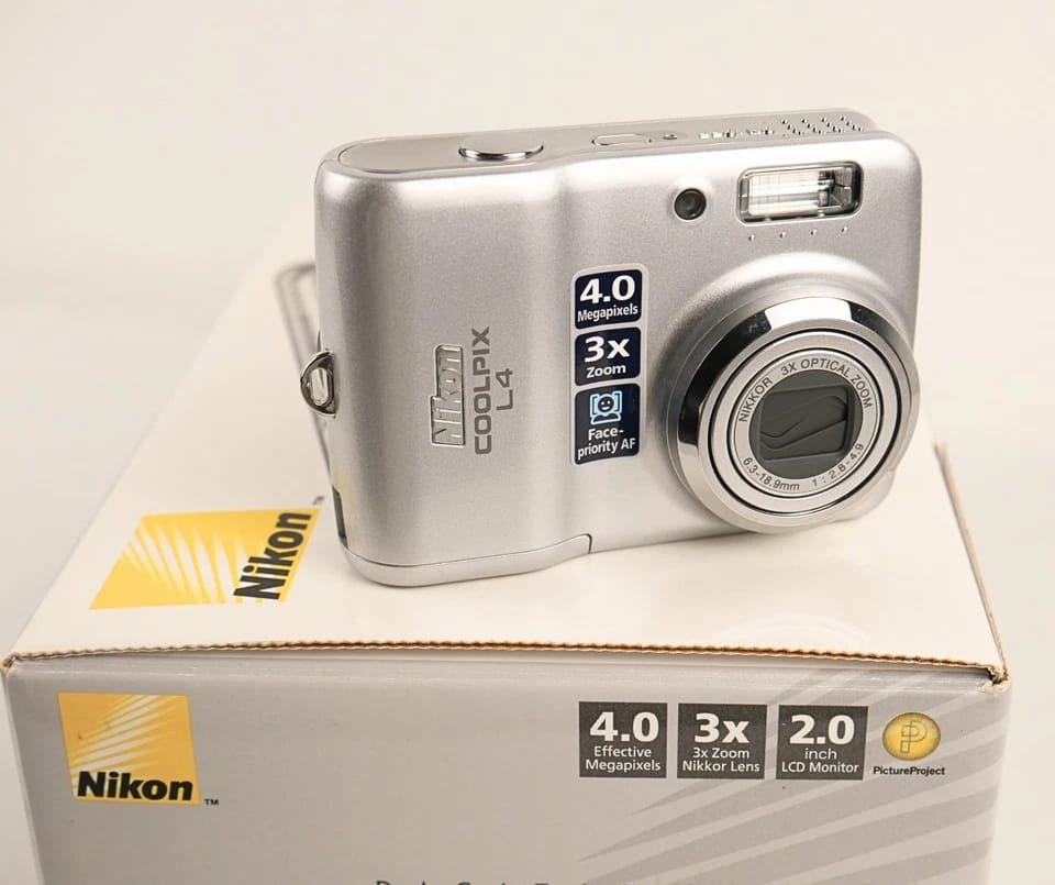 Nikon COOLPIX L4 Digital Cameras Silver New Body Only