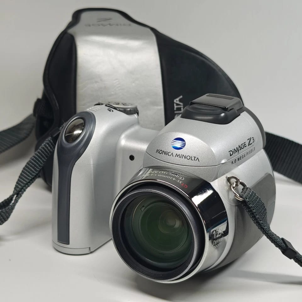 Minolta DiMAGE Z3 Digital Cameras Silver Used - Good