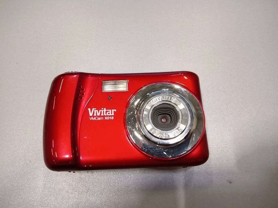 Vivitar ViviCam X018 Digital Cameras Blue New Body Only