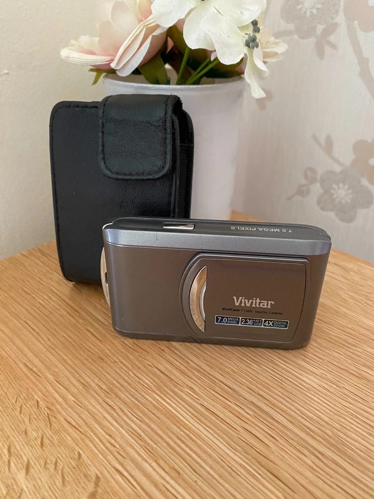 Vivitar VIVICAM 7100S Digital Cameras Silver Used - Good Body Only