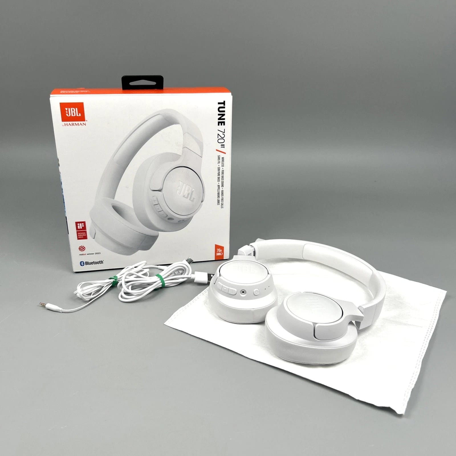 JBL Tune 720BT Headphones & Earbuds Black New