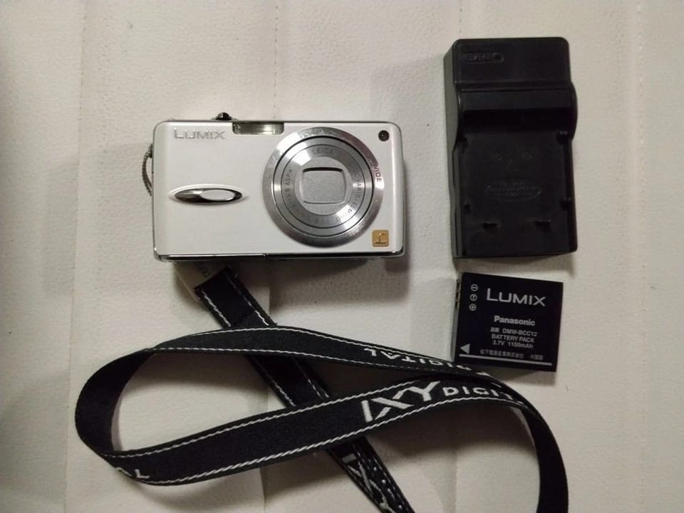 Panasonic DMC FX01 Digital Cameras Black New Body Only
