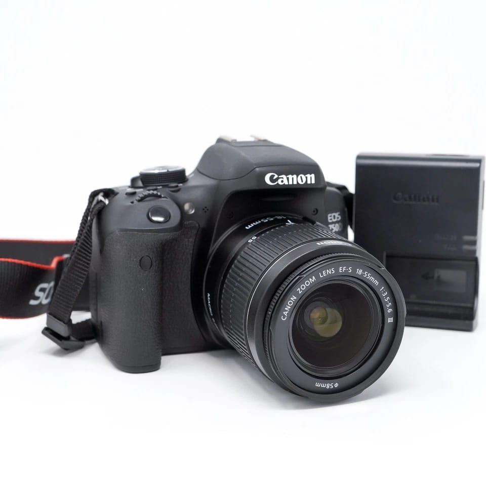 Canon EOS 750D Digital Cameras Black Used - Good w/ 18-55mm Kit