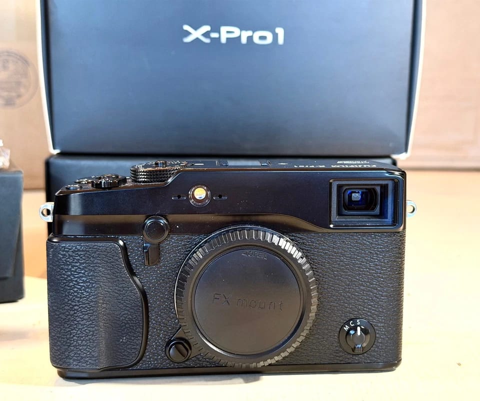 Fujifilm X-Pro 1 Digital Cameras Black New Body Only