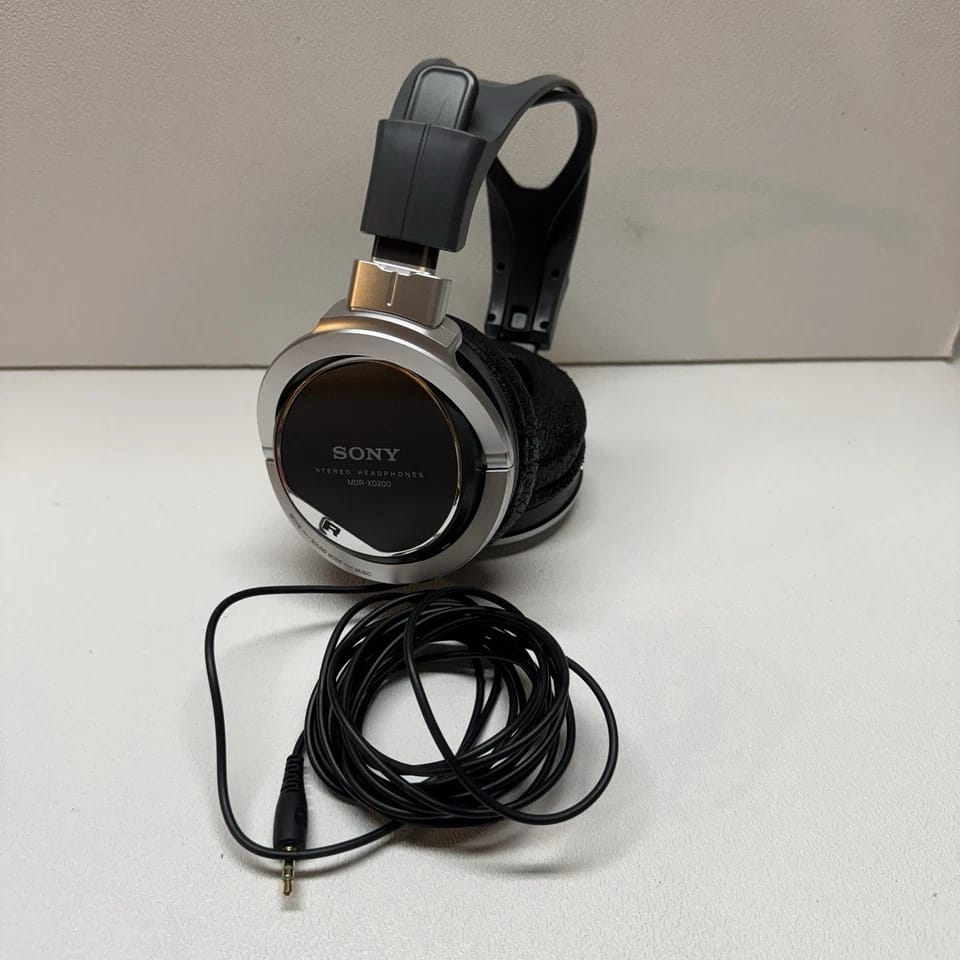 Sony MDR-XD200 Headphones & Earbuds Black New