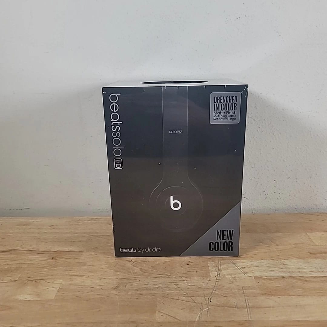 Beats Solo HD Headphones & Earbuds Black New